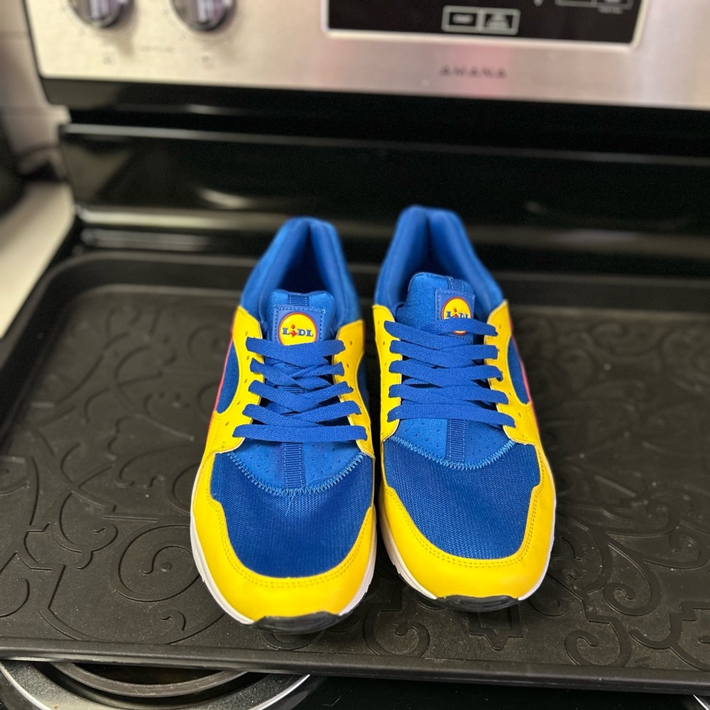 New sneaker without tags